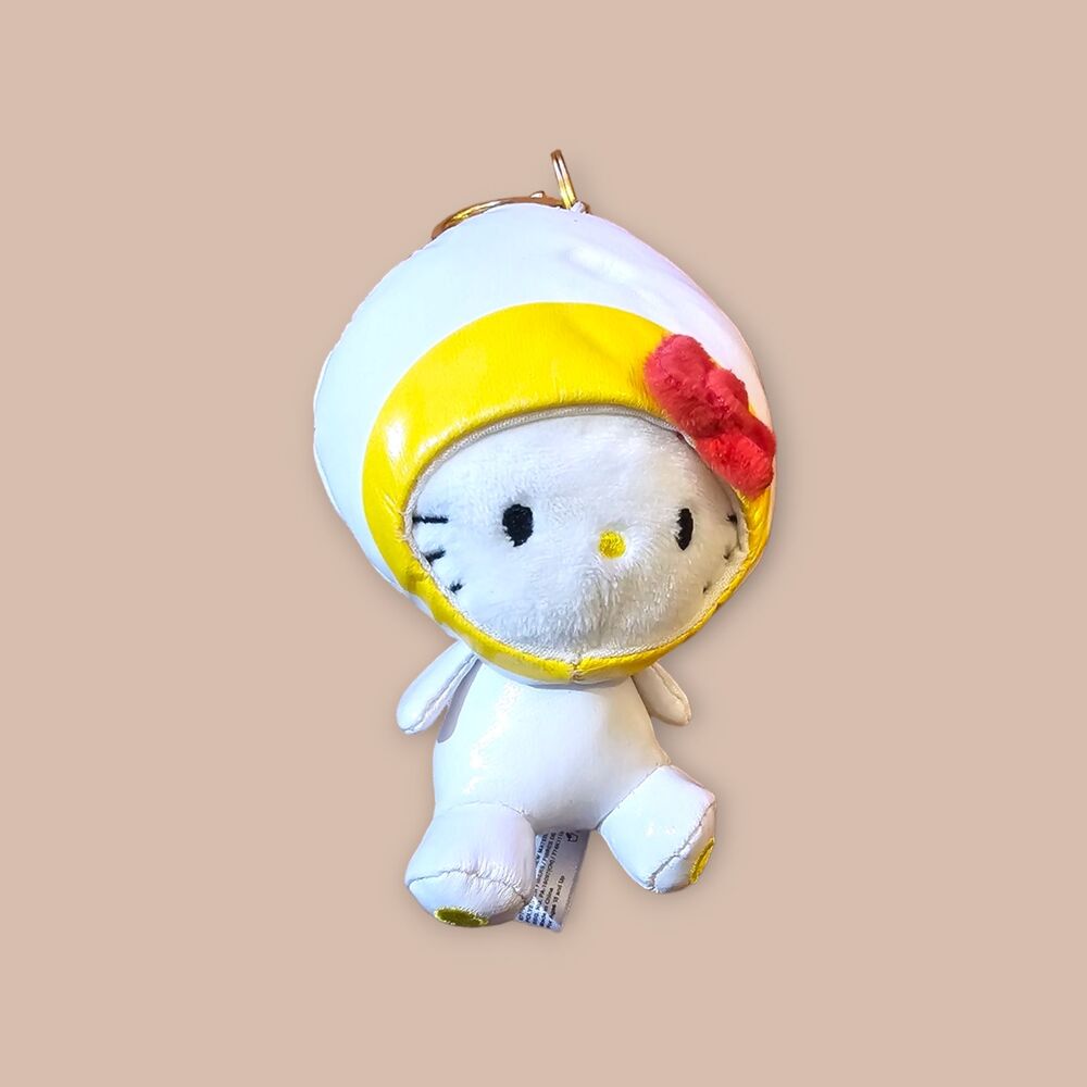 Hello Kitty Nissin Noodles egg keychain